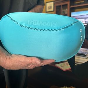 Trumedic shiatsu massage with heat option too!